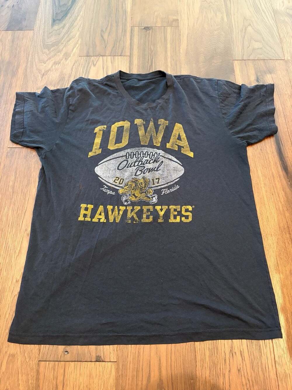 Iowa Hawkeyes 2017 Outback Bowl T-Shirt Vintage Black Graphic Tee L